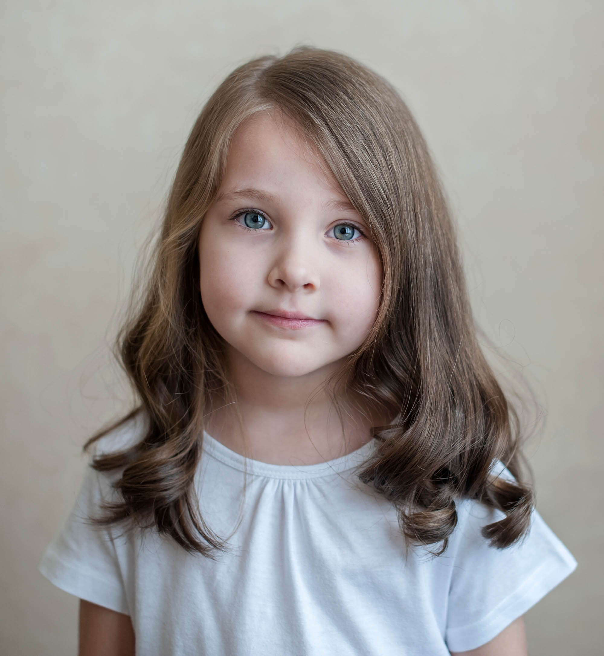 girl-at-cameraa